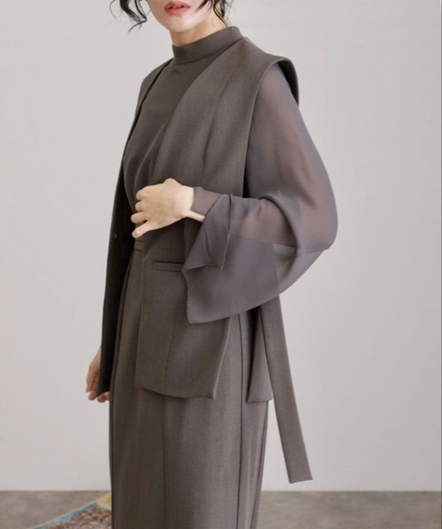 新品 シースルー パーティードレス ジレ付き