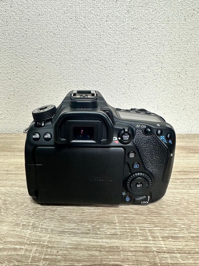 Canon EOS 80D ダブルズームキット