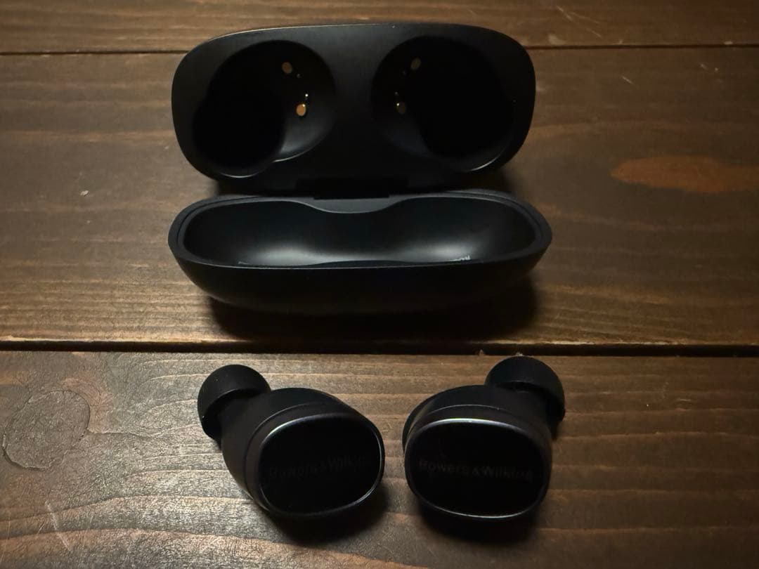 Bowers & Wilkins PI8 ワイヤレスイヤホン