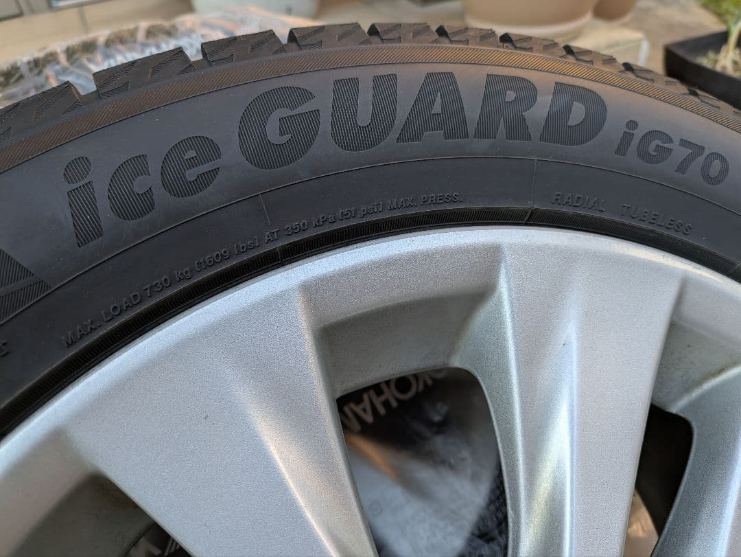 20系ヴェルファイア　18インチホイール付スタッドレスタイヤ 235/50R18