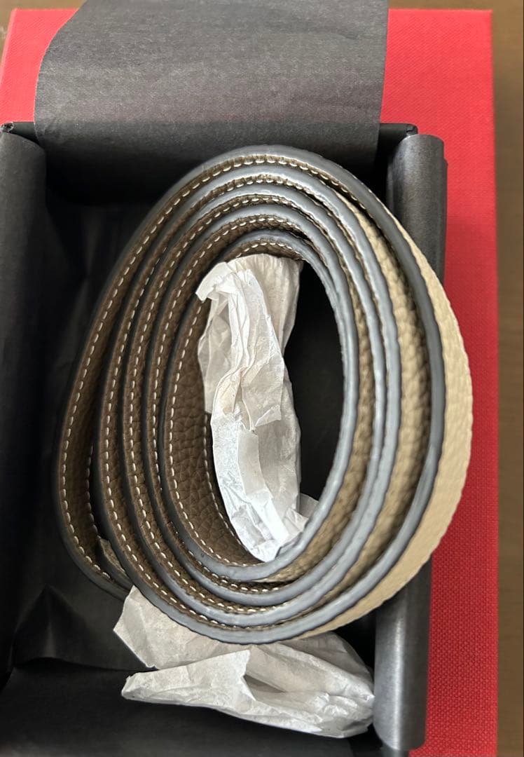 iPhone14Plusベルテッドダイアリー　ボナベンチュラ ストラップ付　希少