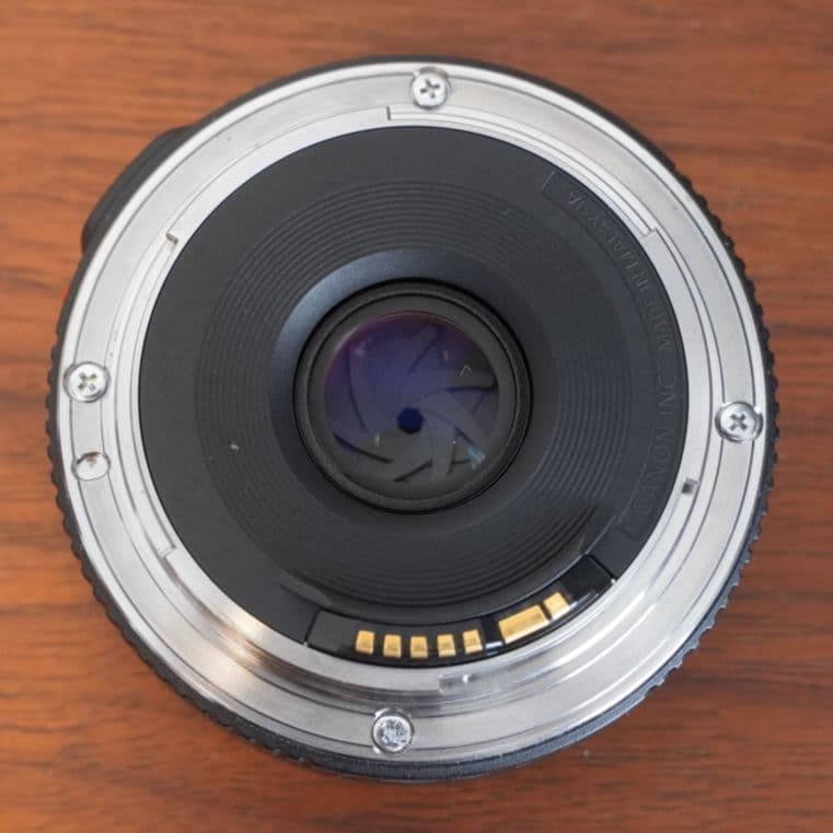 Canon EF40mm F2.8 STM レンズ