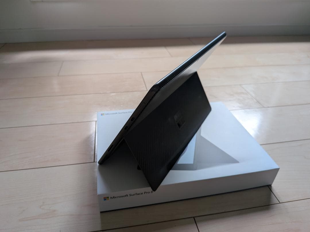 Surface Pro 8（Core i7、メモリ16GB、SSD 256GB）