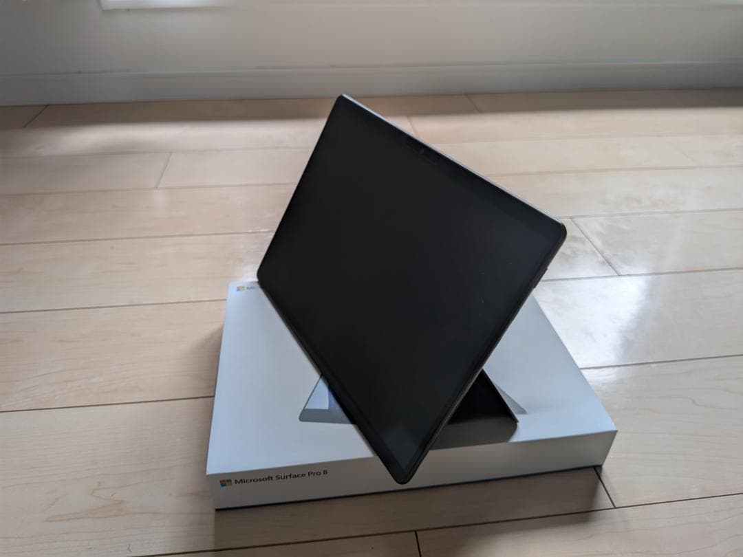 Surface Pro 8（Core i7、メモリ16GB、SSD 256GB）