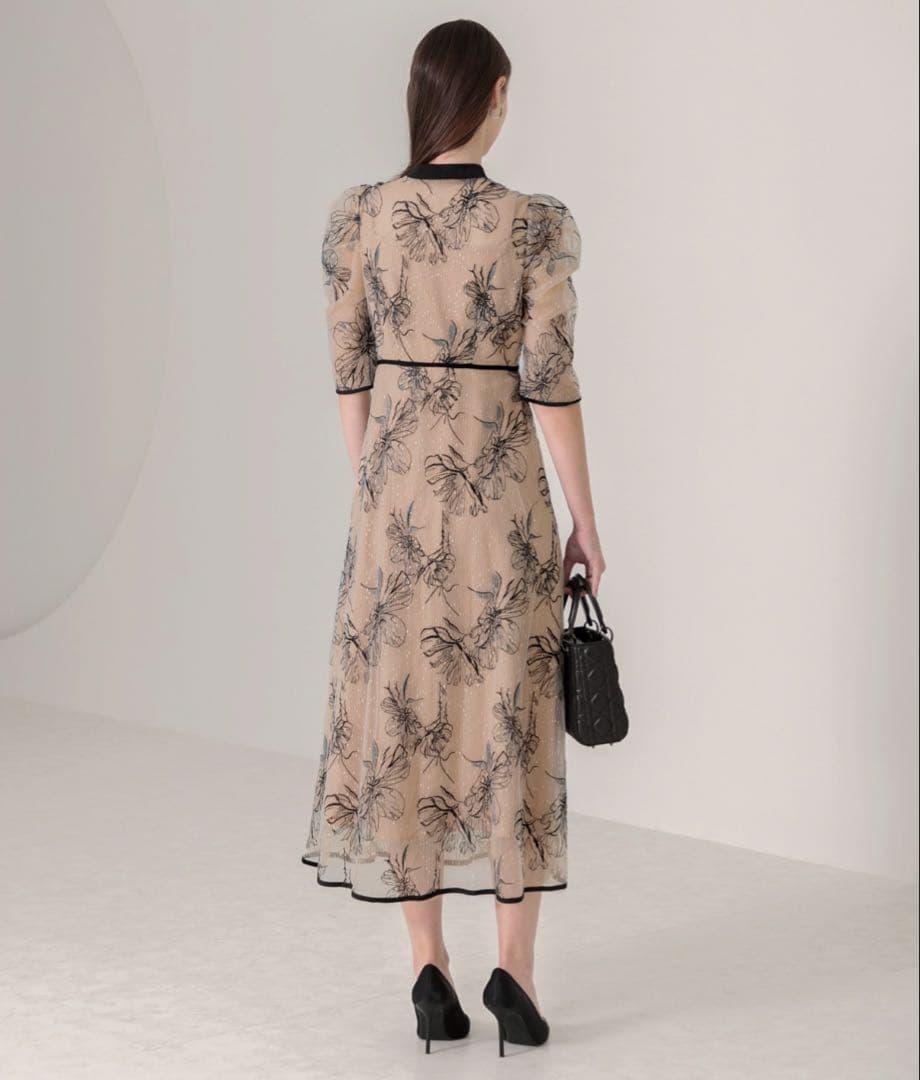 【Leja】配色パイピングプチハイネック花柄刺繍ラメレースロング丈ドレス