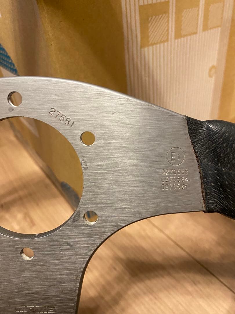 ゴ*イ様 MOMO レース