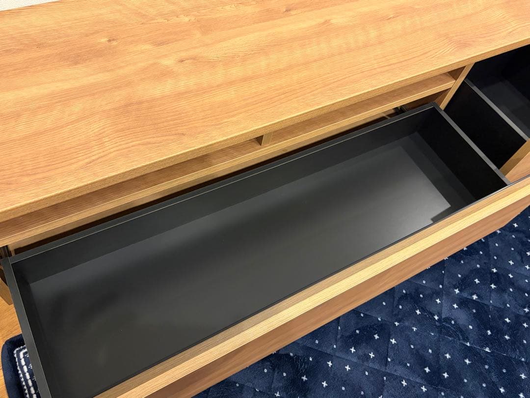 タップ収納付きテレビ台 幅180cm／ロウヤ