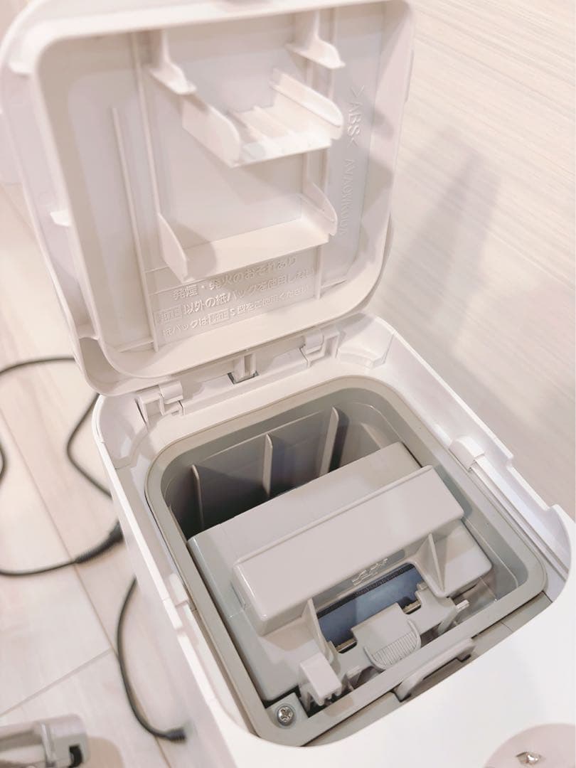 パナソニック コードレス掃除機 充電式掃除機 MC-NS10K 2023年製