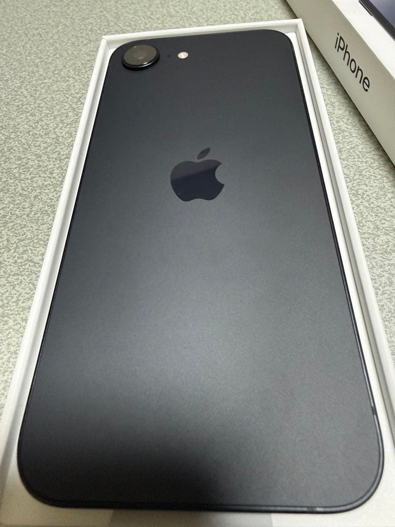 Apple iPhone16e ブラック 256gb