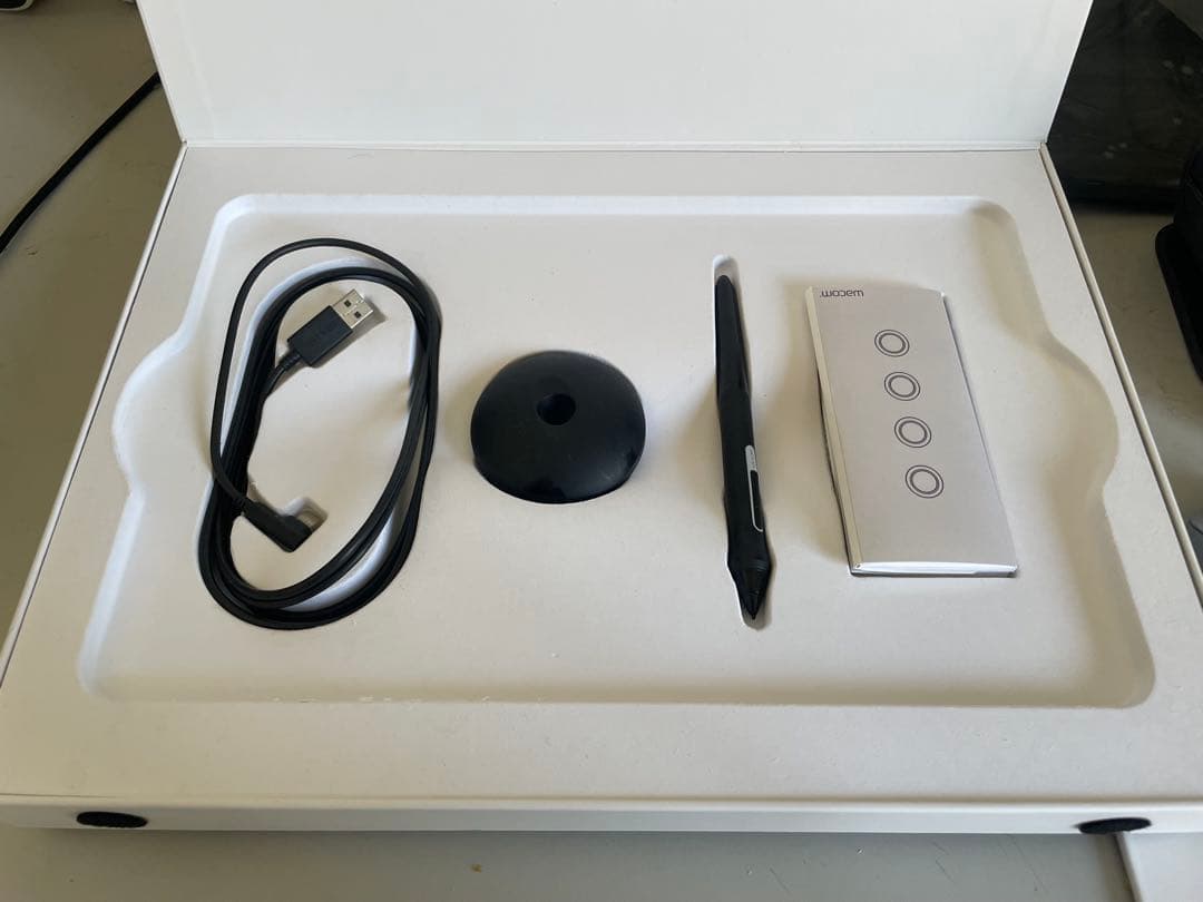 Wacom ペンタブレットPTH-660[難あり]