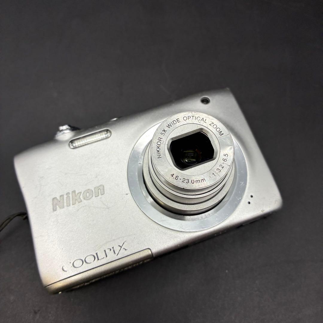 ニコン Nikon COOLPIX A100 動作品　デジカメ　クールピクス