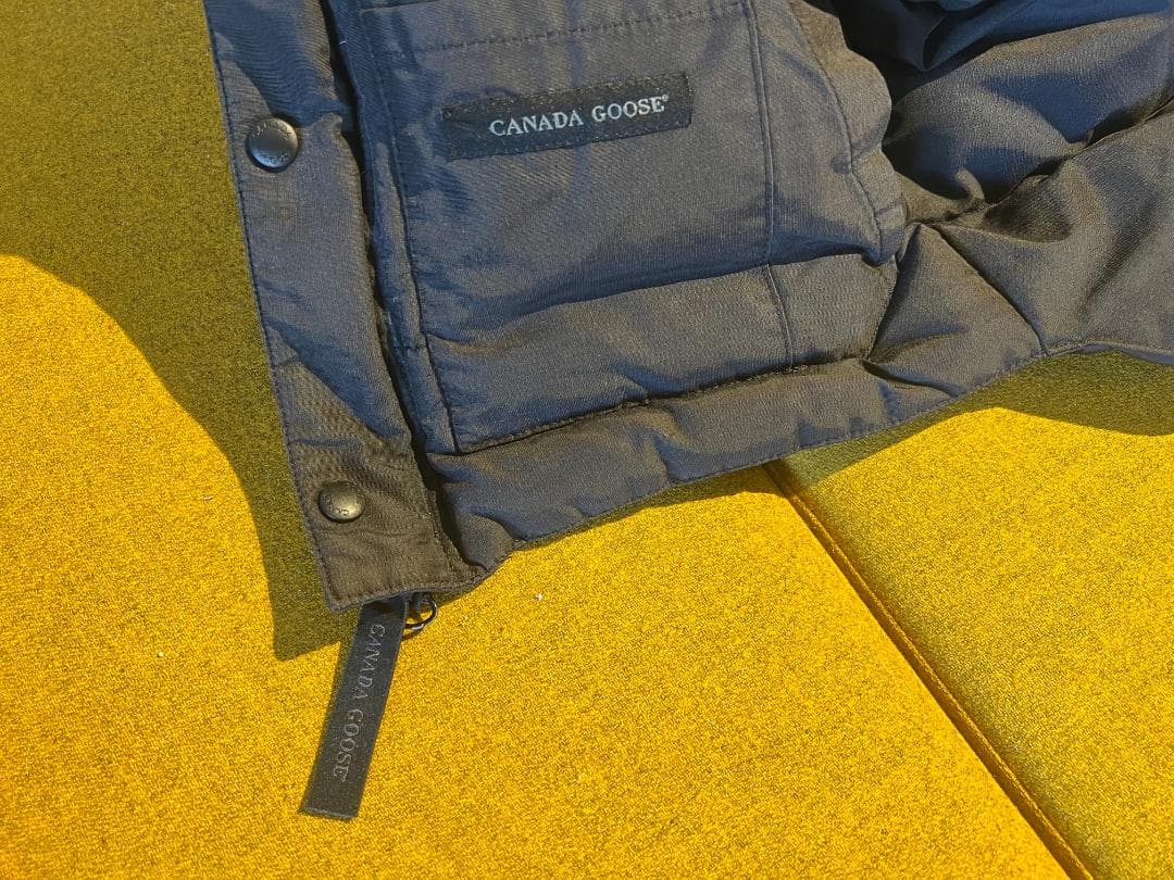 値下げしました！カナダグース ダウンベスト Mサイズ