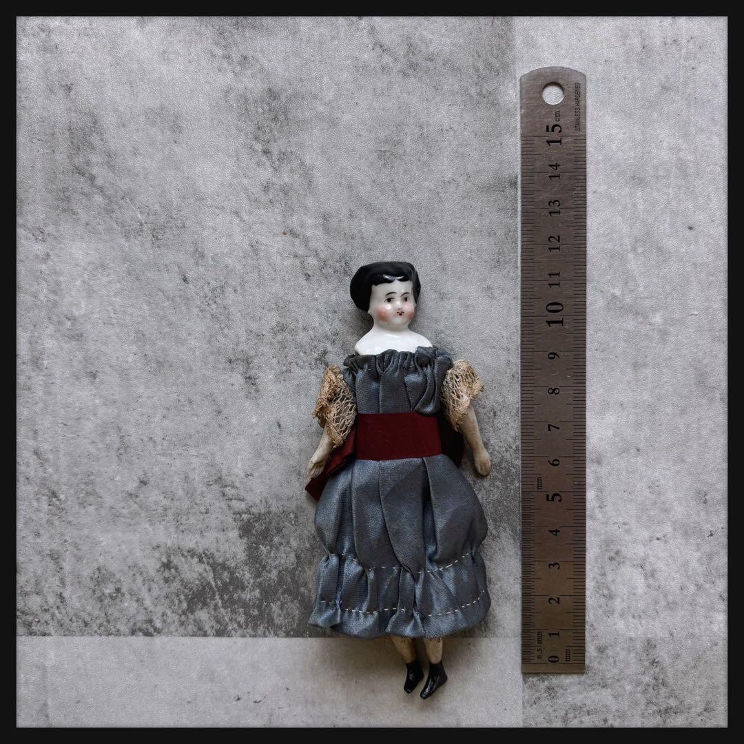 アンティーク 小さなチャイナヘッドドール　 フラットトップ　クラシカルスタイル