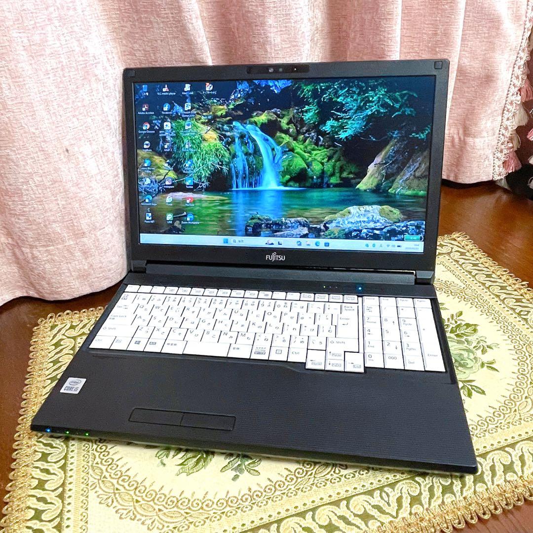 美品⭐︎第10世代Corei5⭐︎SSD⭐︎ノートパソコン⭐︎オフィス付き⭐︎ブラック