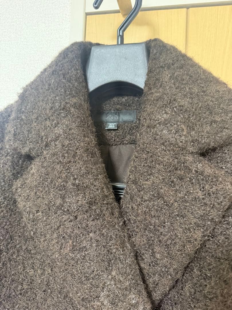 【ZARA】ブークレダブルブレストミディ丈コート