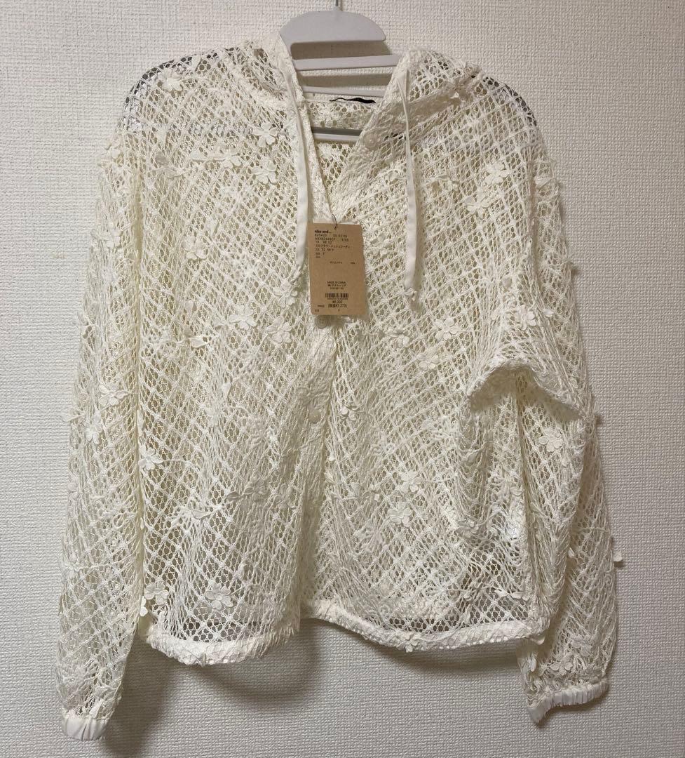 ニコアンド　niko and… 3D フラワーメッシュフーディー　アイボリー