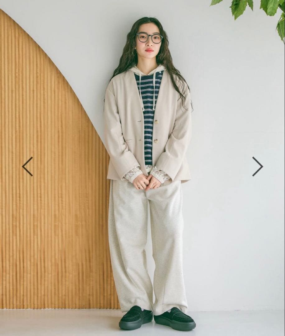 ニコアンド　niko and… 3D フラワーメッシュフーディー　アイボリー