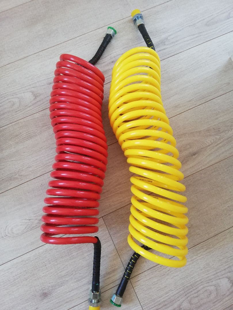 赤黄色新品トレーラースパイラルホース エアーホース2本セット 耐久性良 海コン