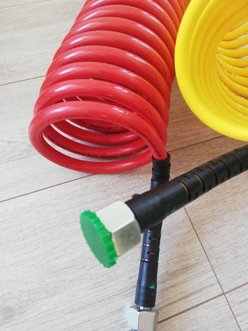 赤黄色新品トレーラースパイラルホース エアーホース2本セット 耐久性良 海コン