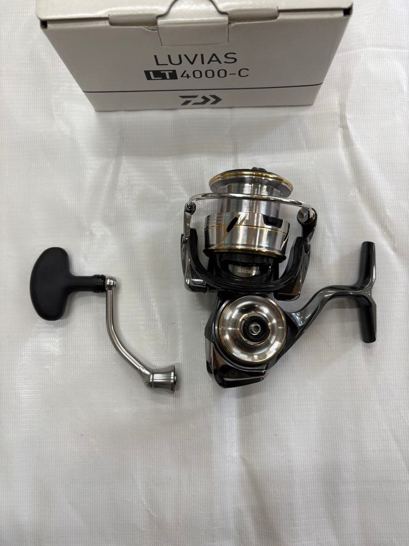 美品 Daiwa 20 LUVIAS LT4000-C リール