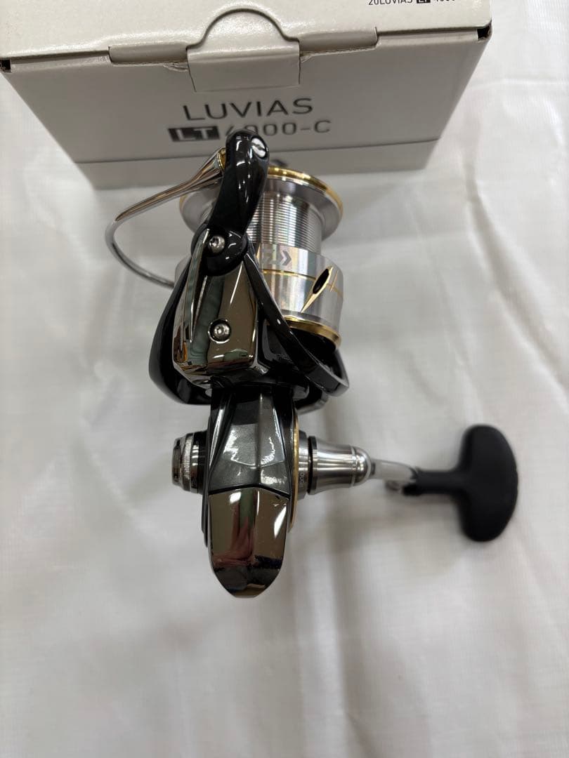 美品 Daiwa 20 LUVIAS LT4000-C リール