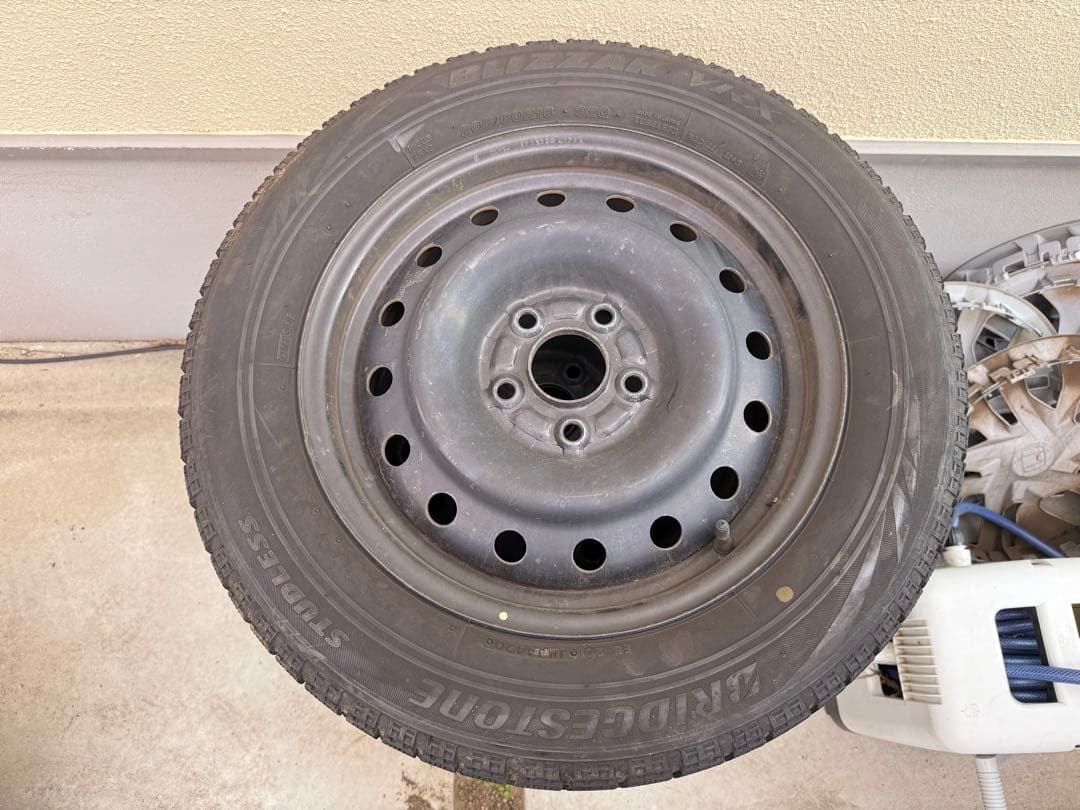 BLIZZAK 205/60R16 スタッドレスホイールセット 兵庫県引取り限定