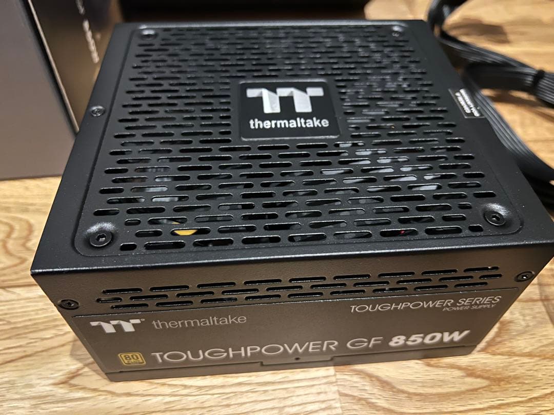Thermaltake Touchpower GF 850W 電源ユニット