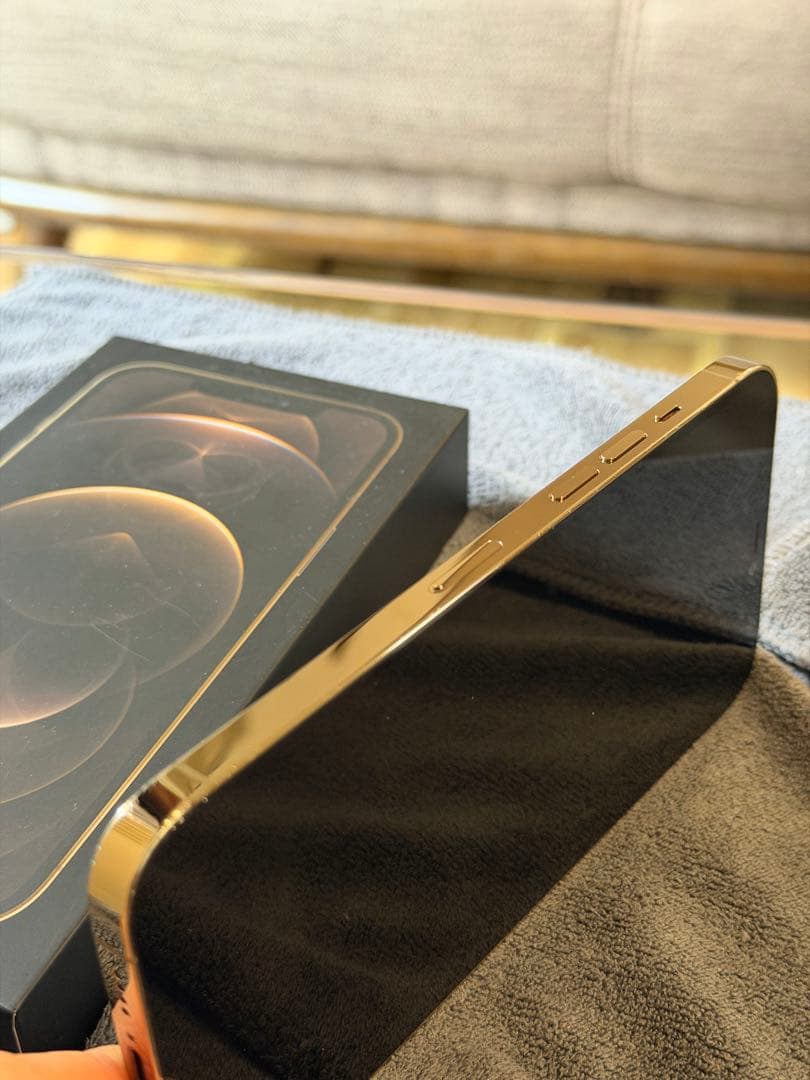 iPhone 12 PROMAX 256GB ゴールド