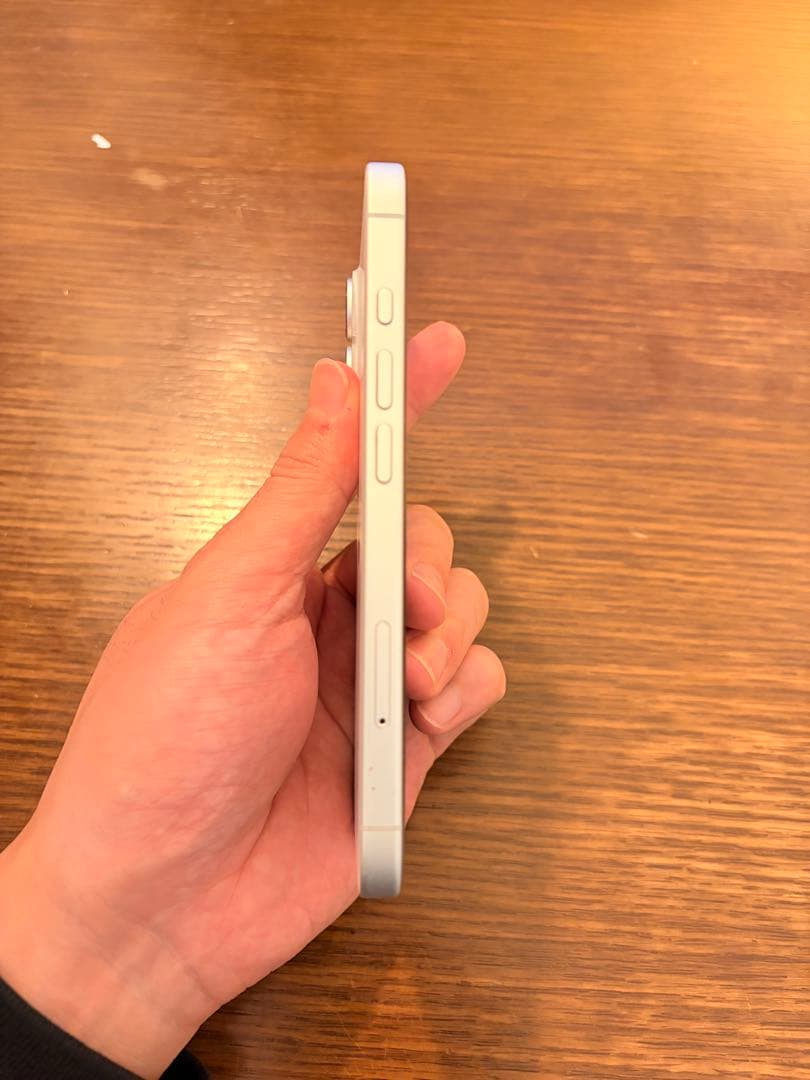 Apple iPhone 16 128GB ホワイト