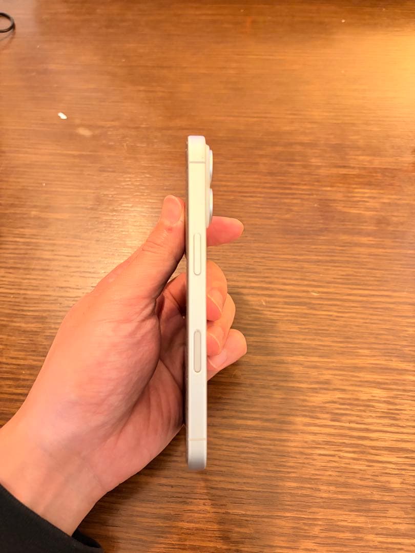 Apple iPhone 16 128GB ホワイト