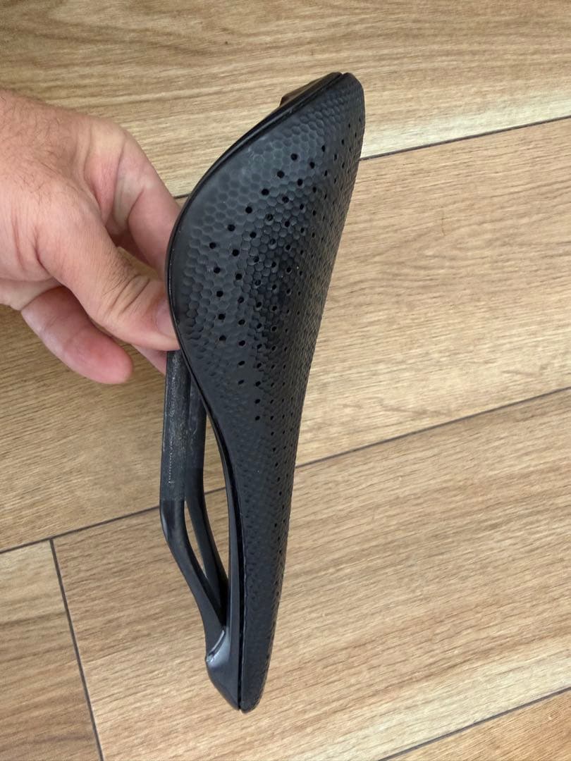 Power Pro with Mirror サドル　143mm