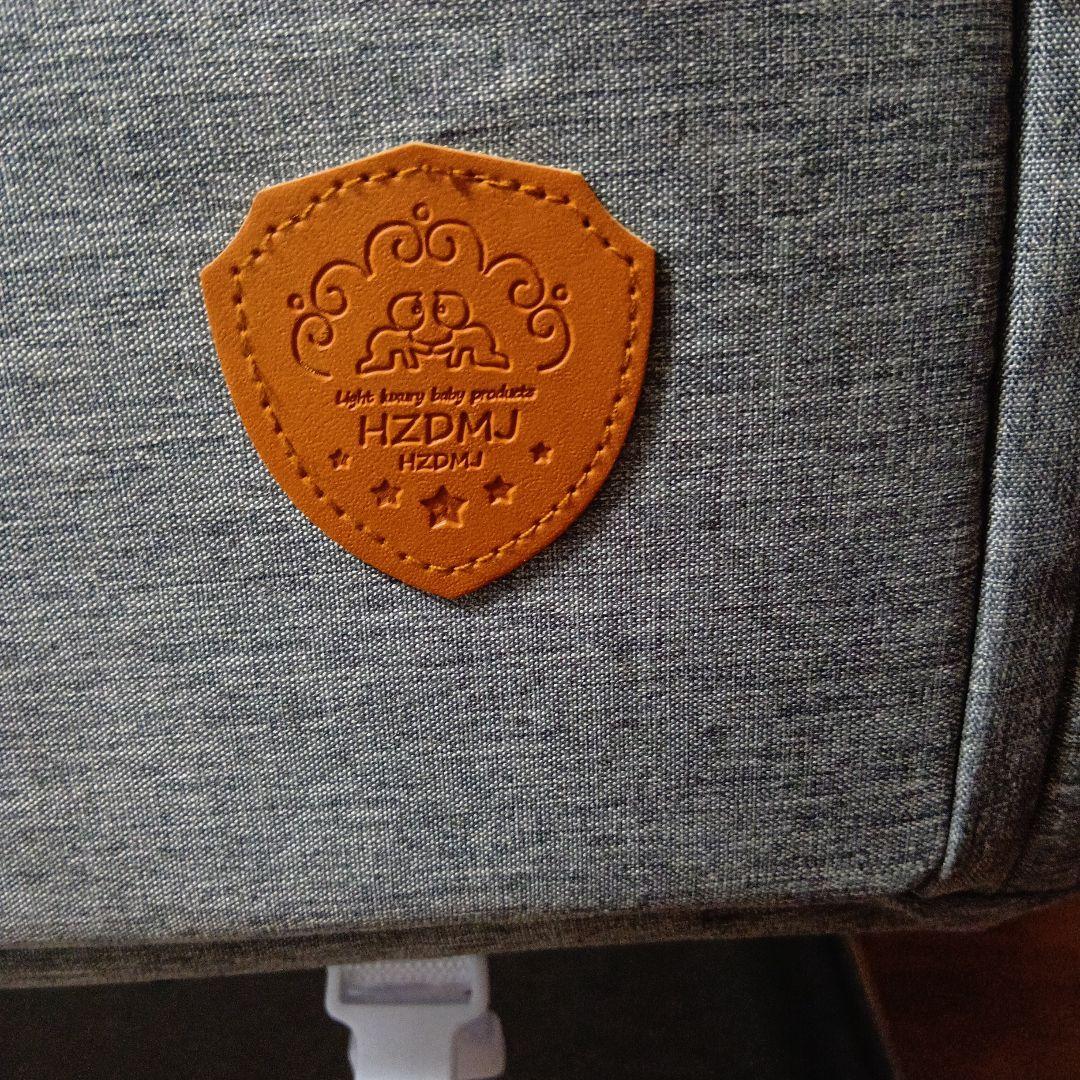 (更に、大幅値下げ)グレーの折りたたみベビーベッド