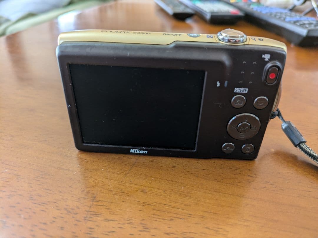 Nikon COOLPIX デジタルカメラ S3300　ゴールド