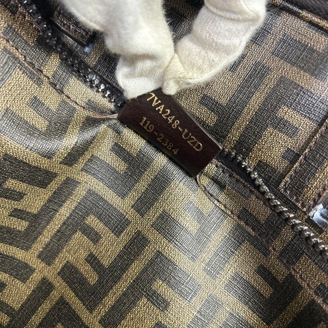 FENDI ズッカ　PCケース　ビジネスバッグ　ハンドバッグ　ロゴ