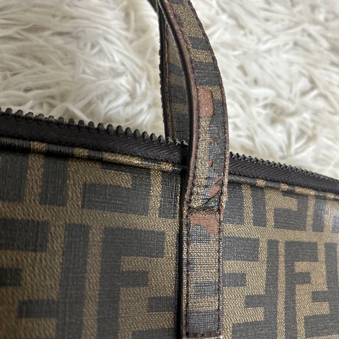 FENDI ズッカ　PCケース　ビジネスバッグ　ハンドバッグ　ロゴ