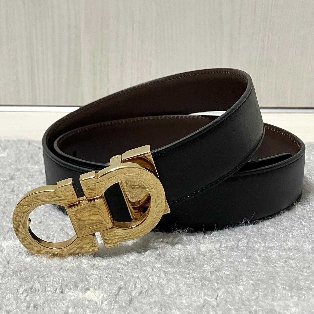 フェラガモ［ガンチーニ］ベルト　ゴールド金具　デカロゴ　レザー　レディース