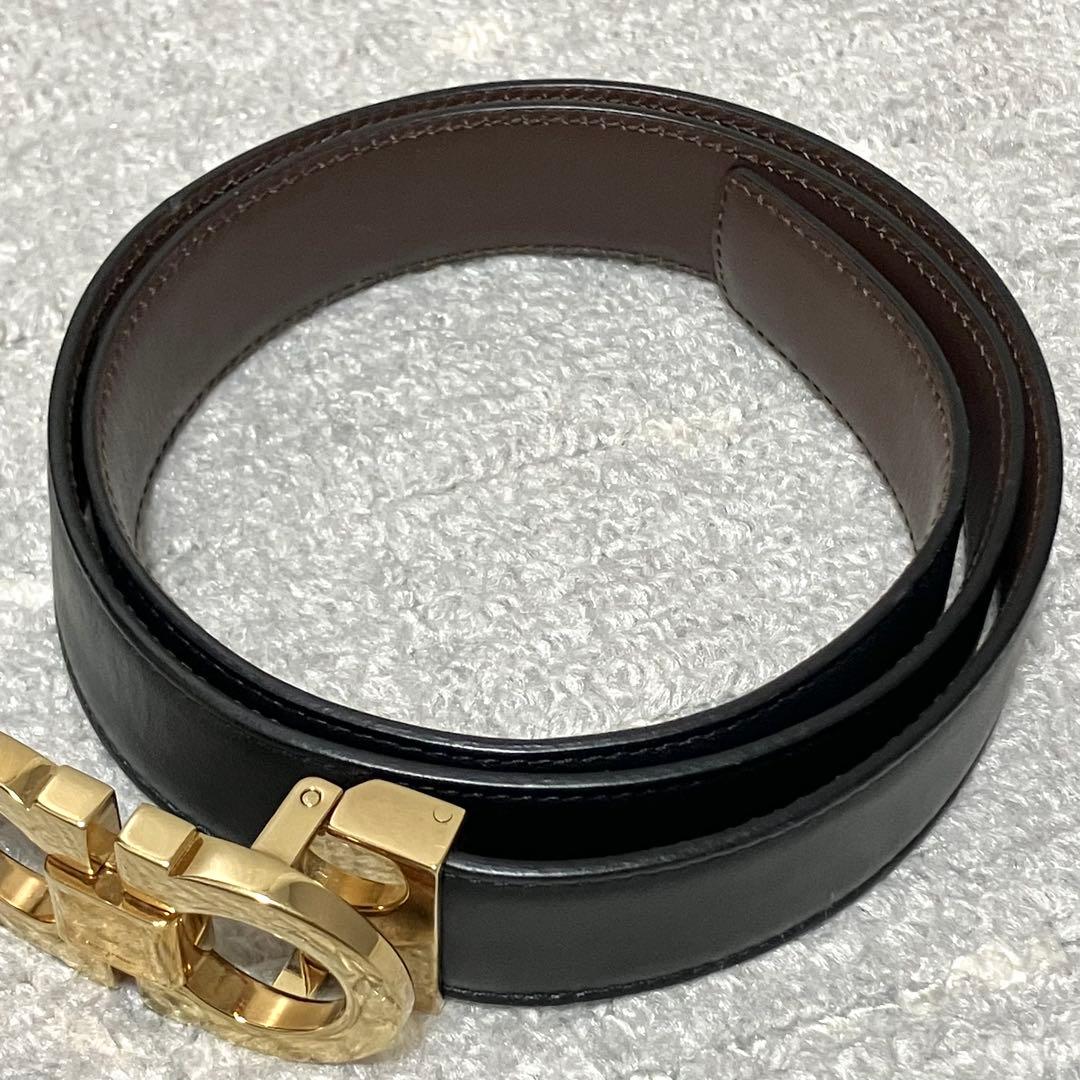 フェラガモ［ガンチーニ］ベルト　ゴールド金具　デカロゴ　レザー　レディース