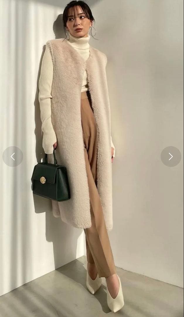 anuans フェイクファーリバーシブルロングベスト （ECRU）