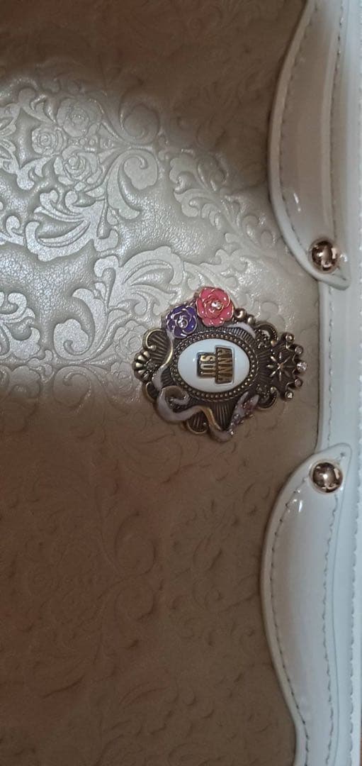 完売品‼️ANNA SUI/セルバン ラウンド長財布/ゴールドホワイト