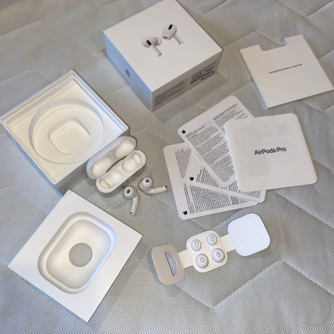 AirPods Pro イヤホン　Apple