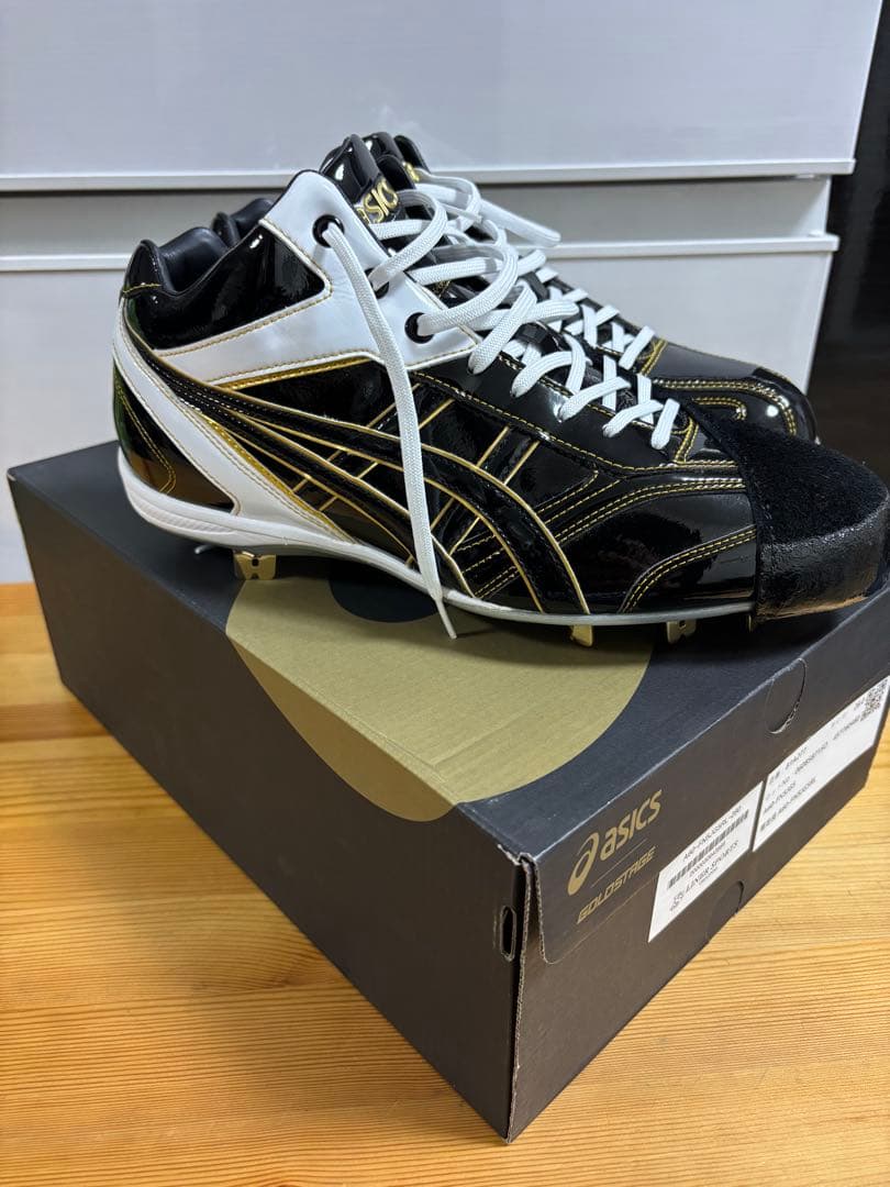 asics ゴールドステージ スパイク 黒/白/金