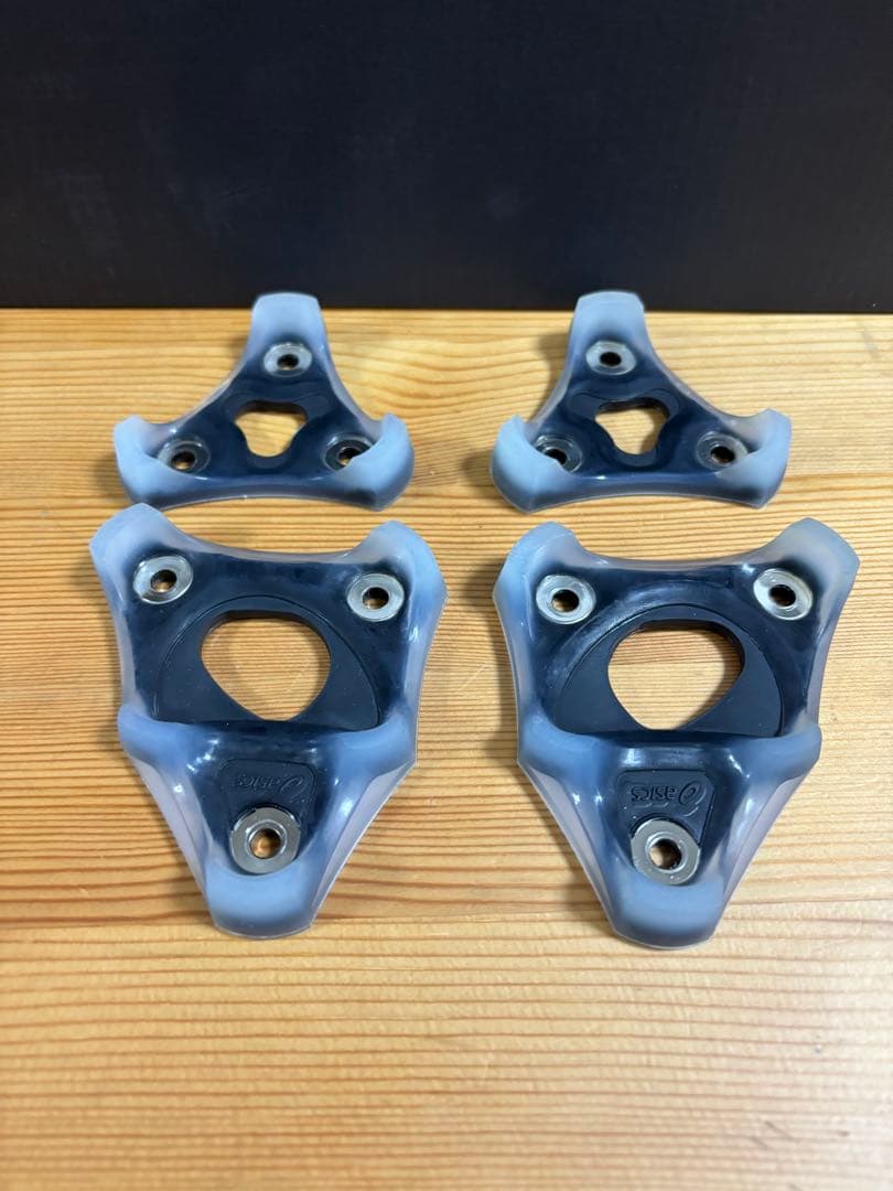 asics ゴールドステージ スパイク 黒/白/金