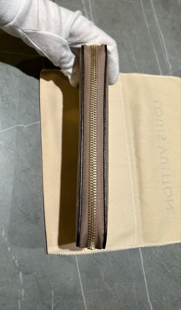 美品　ルイヴィトン アンプラント ジッピーウォレット トゥルトレール 財布