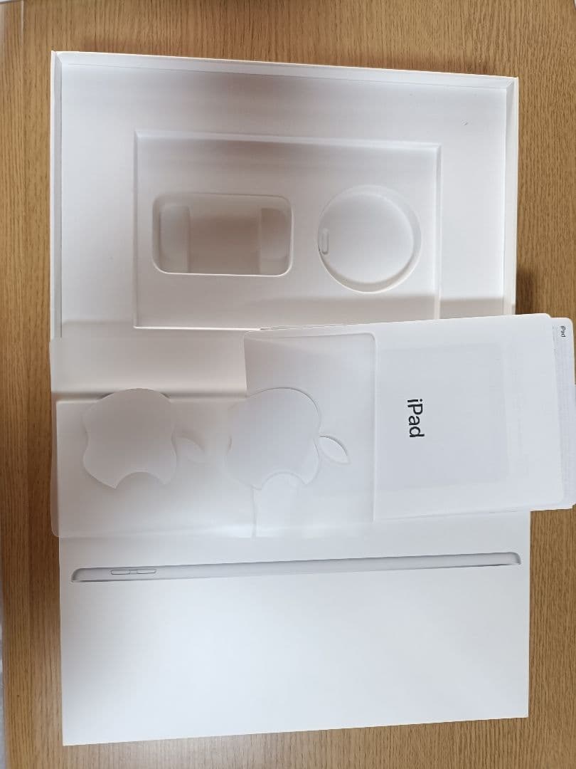 iPad第9世代 64GB Wi-Fiモデル シルバー