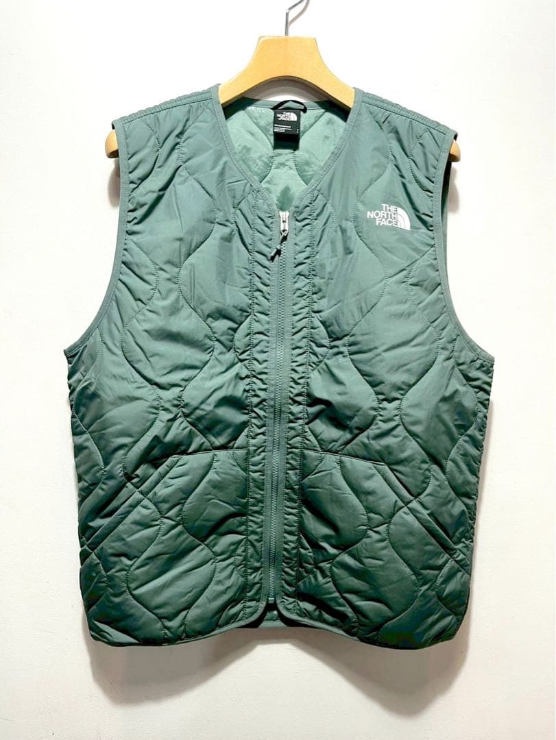 大鷹　美品 日本未発売 ノースフェイス　キルティングベスト