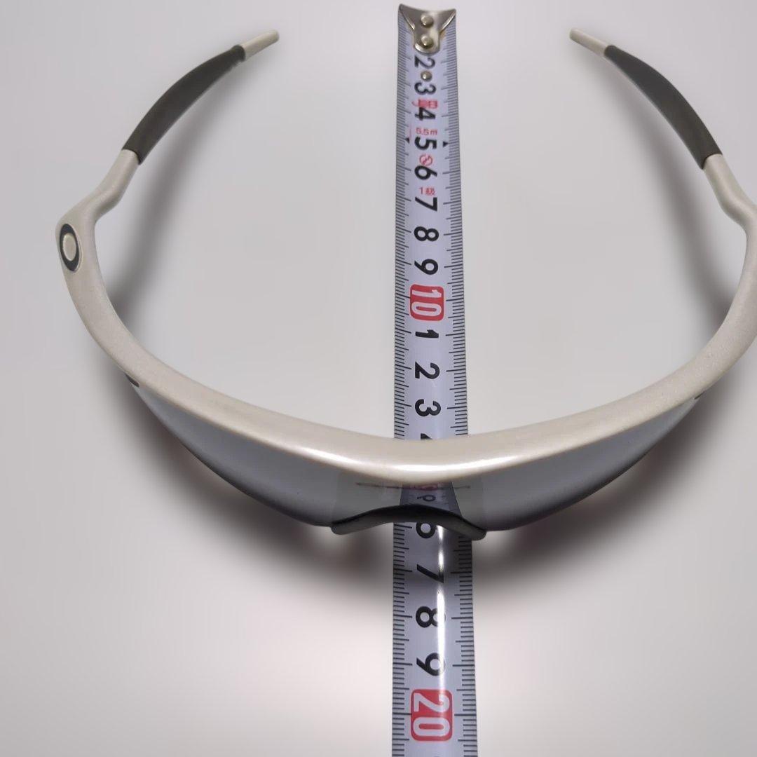 カ*ズ様 オークリー　スポーツサングラス 白、グレー