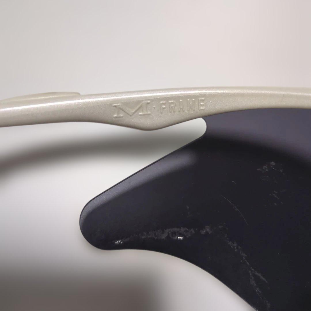 カ*ズ様 オークリー　スポーツサングラス 白、グレー