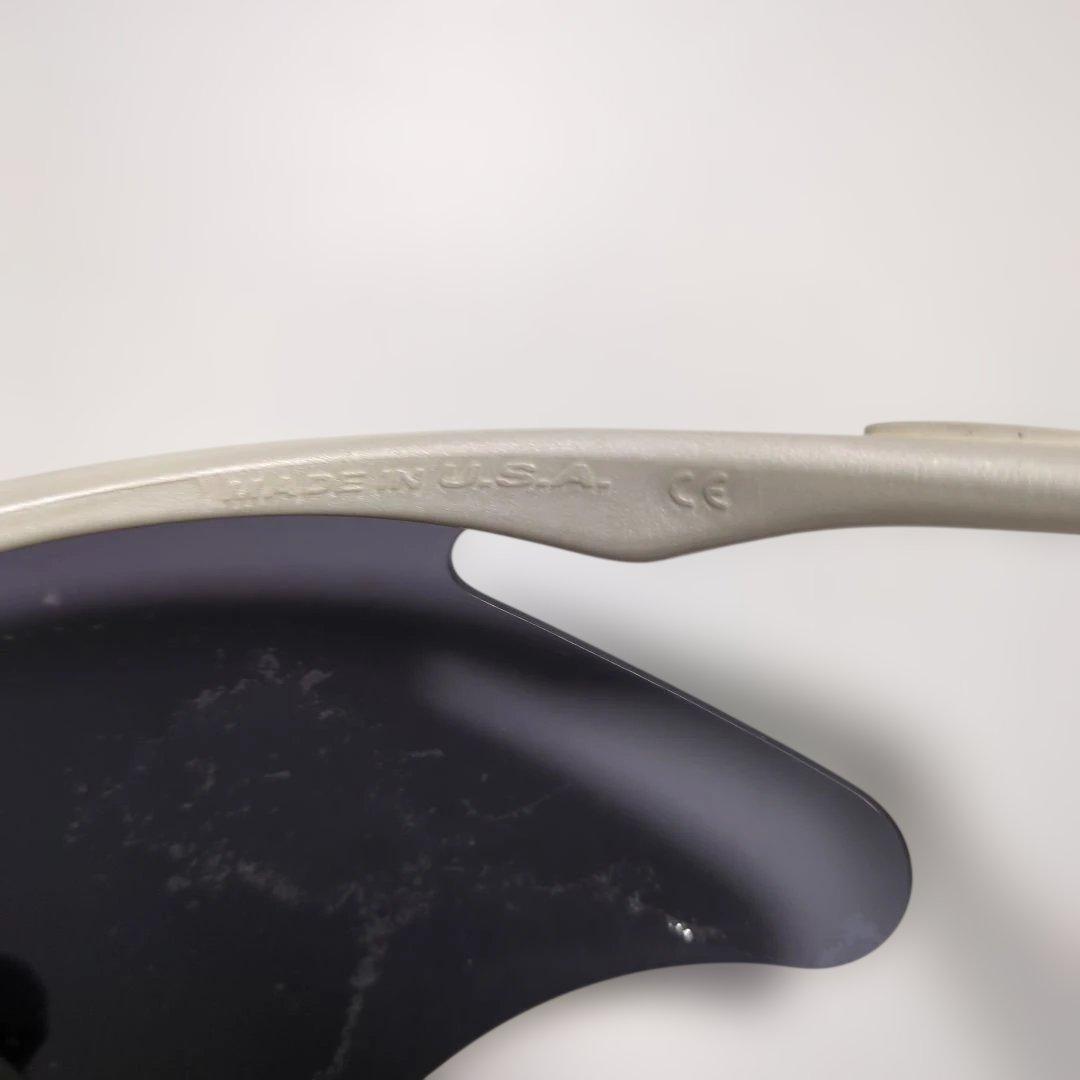 カ*ズ様 オークリー　スポーツサングラス 白、グレー