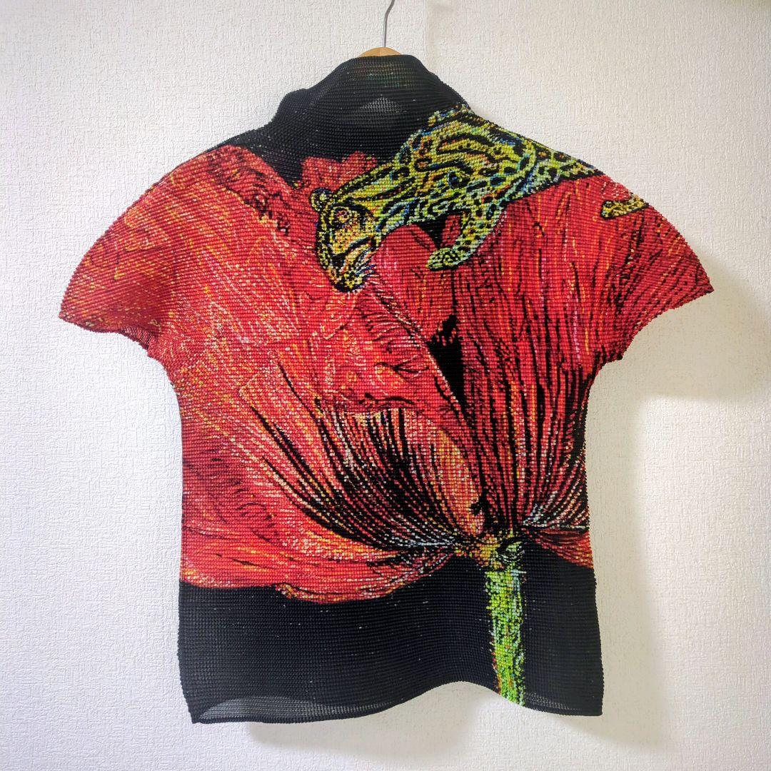 *ISSEY MIYAKE me* 半袖Tシャツ 花柄
