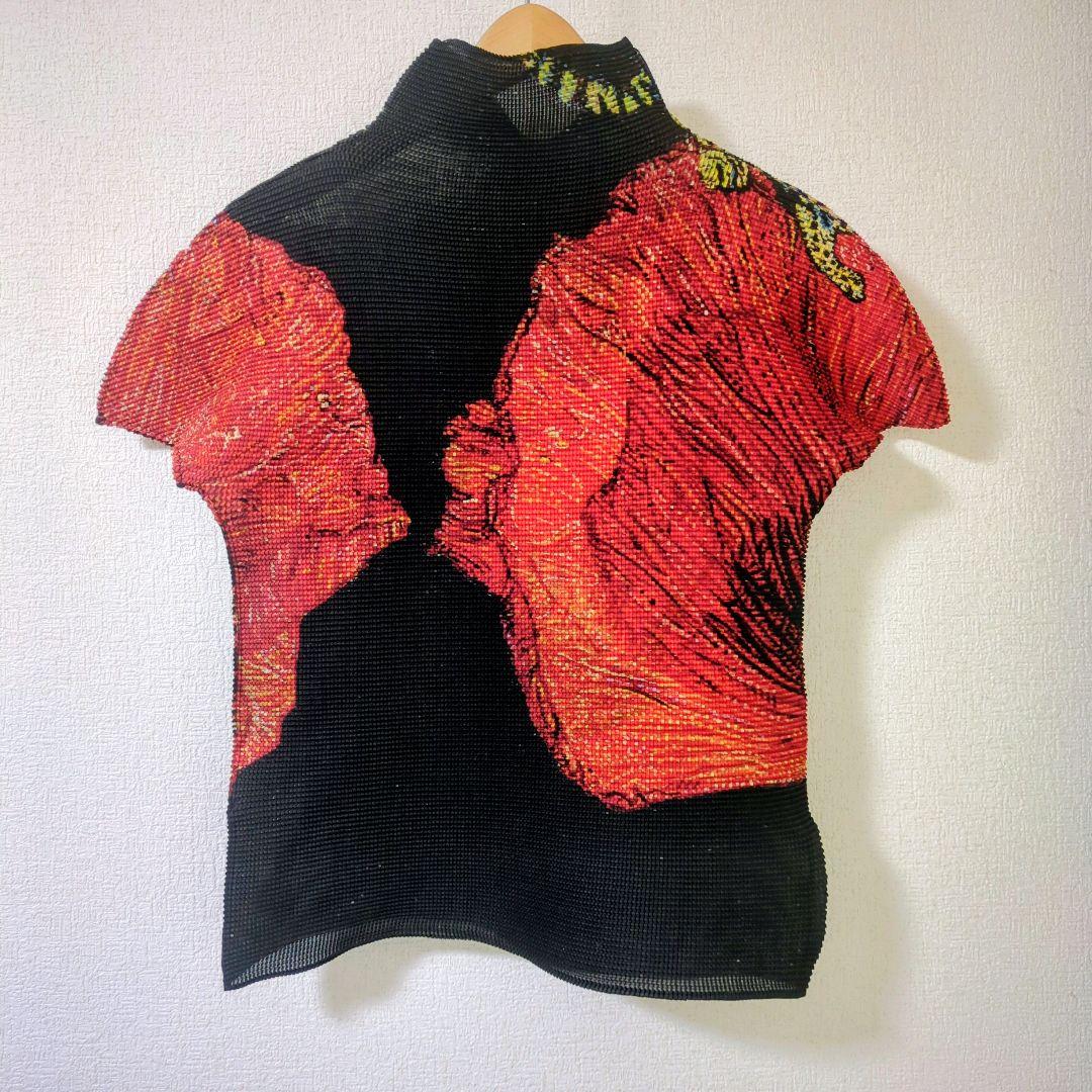 *ISSEY MIYAKE me* 半袖Tシャツ 花柄